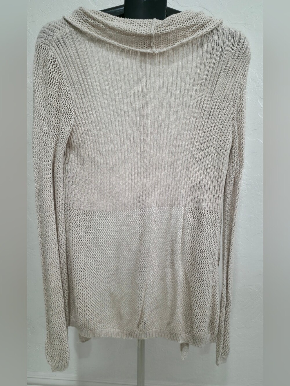 Sweaters Subcategory Classification - Picture 2 of 4